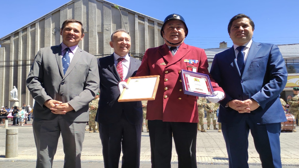 Municipalidad de Lautaro entrega reconocimiento a Bombero Insigne de Chile